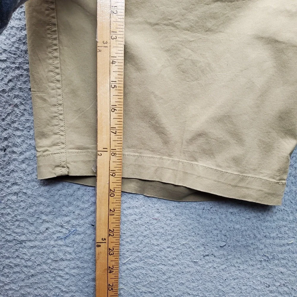 DOCKERS Supreme Flex Ultimate Shorts Mens 42‎ Brown Comfort Fit Flat Front